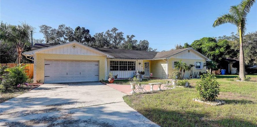 Villa ou maison à Brandon, Floride 4 chambres, 155.52 m2 № 2416768