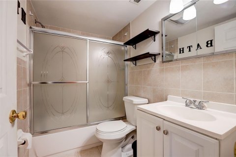 Villa ou maison à vendre à Brandon, Floride: 4 chambres, 155.52 m2 № 2416768 - photo 17