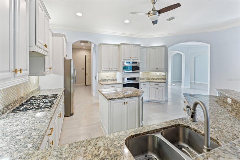 Villa ou maison à louer à Bradenton, Floride: 4 chambres, 305.56 m2 № 2214134 - photo 4