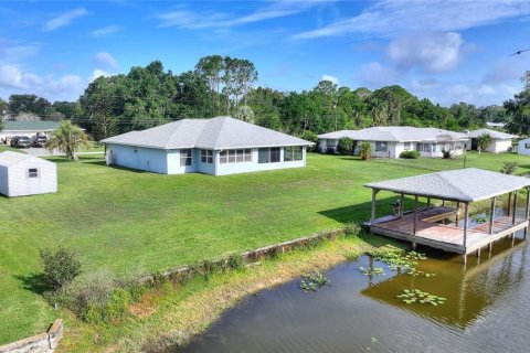 House in Indian lake estates, Florida 3 bedrooms, 155.52 sq.m. № 2220266 - photo 2