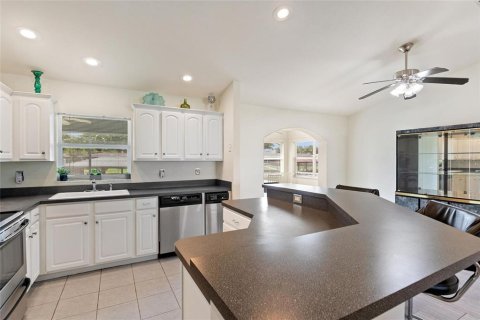 House in Indian lake estates, Florida 3 bedrooms, 155.52 sq.m. № 2220266 - photo 8