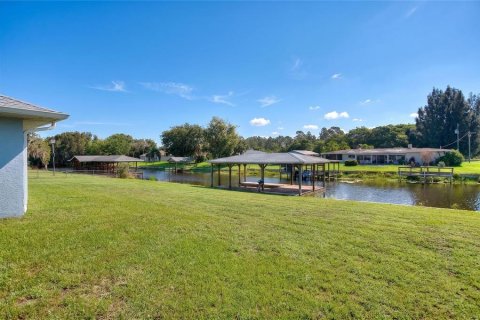 House in Indian lake estates, Florida 3 bedrooms, 155.52 sq.m. № 2220266 - photo 30