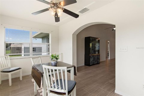 House in Indian lake estates, Florida 3 bedrooms, 155.52 sq.m. № 2220266 - photo 13