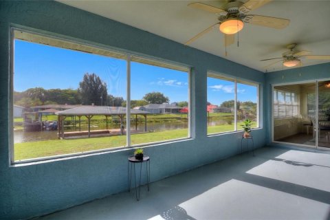 House in Indian lake estates, Florida 3 bedrooms, 155.52 sq.m. № 2220266 - photo 22