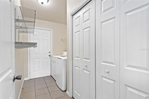 House in Indian lake estates, Florida 3 bedrooms, 155.52 sq.m. № 2220266 - photo 12