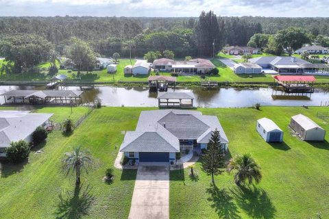 House in Indian lake estates, Florida 3 bedrooms, 155.52 sq.m. № 2220266 - photo 28