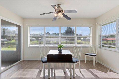 House in Indian lake estates, Florida 3 bedrooms, 155.52 sq.m. № 2220266 - photo 10