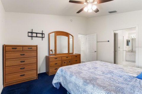 House in Indian lake estates, Florida 3 bedrooms, 155.52 sq.m. № 2220266 - photo 15