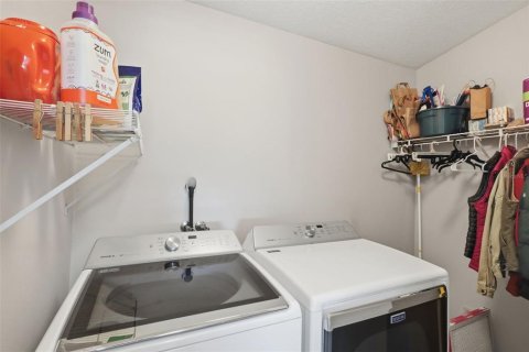 Casa en venta en Geneva, Florida, 2 dormitorios, 138.42 m2 № 2147979 - foto 12