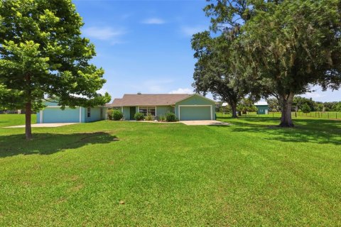 House in Geneva, Florida 2 bedrooms, 138.42 sq.m. № 2147979