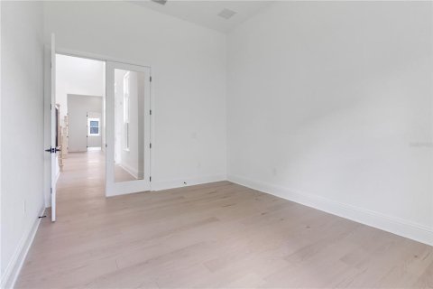 House in Orlando, Florida 5 bedrooms, 616.13 sq.m. № 1854411 - photo 30