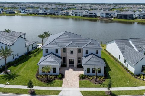 House in Orlando, Florida 5 bedrooms, 616.13 sq.m. № 1854411 - photo 1