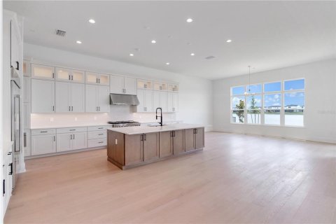 House in Orlando, Florida 5 bedrooms, 616.13 sq.m. № 1854411 - photo 15