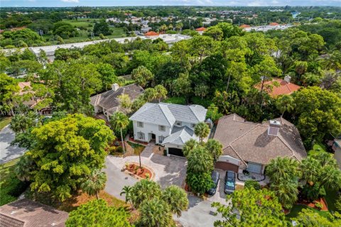 Casa en venta en Coral Springs, Florida, 4 dormitorios, 277.03 m2 № 1921881 - foto 2