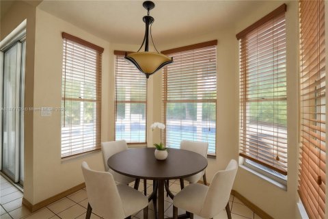 Casa en venta en Coral Springs, Florida, 4 dormitorios, 277.03 m2 № 1921881 - foto 26