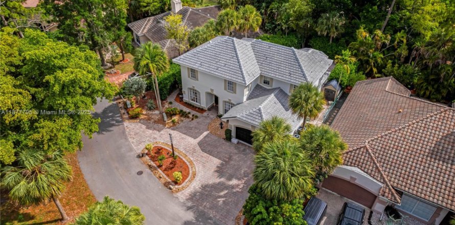 Casa en Coral Springs, Florida 4 dormitorios, 277.03 m2 № 1921881