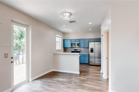 House in Homestead, Florida 4 bedrooms, 195.47 sq.m. № 1850831 - photo 26