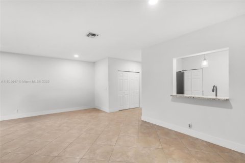 Adosado en venta en Aventura, Florida, 3 dormitorios, 141.21 m2 № 1819865 - foto 8
