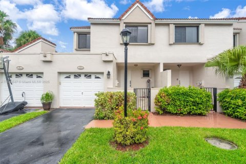 Adosado en venta en Aventura, Florida, 3 dormitorios, 141.21 m2 № 1819865 - foto 1