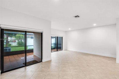 Adosado en venta en Aventura, Florida, 3 dormitorios, 141.21 m2 № 1819865 - foto 9