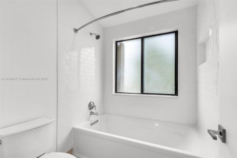 Adosado en venta en Aventura, Florida, 3 dormitorios, 141.21 m2 № 1819865 - foto 18