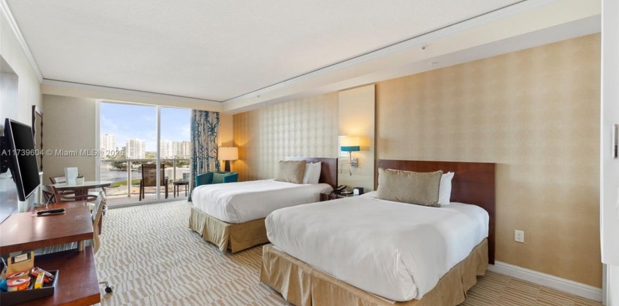 Estudio en el Condominio en Sunny Isles Beach, Florida  № 1874309