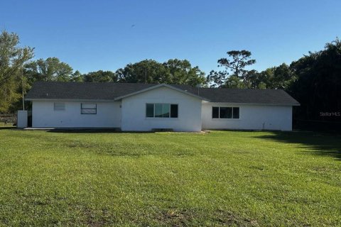 House in Frostproof, Florida 3 bedrooms, 195.09 sq.m. № 1614115 - photo 2