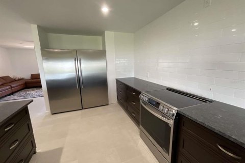 House in Frostproof, Florida 3 bedrooms, 195.09 sq.m. № 1614115 - photo 13