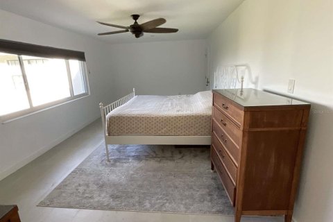 House in Frostproof, Florida 3 bedrooms, 195.09 sq.m. № 1614115 - photo 19