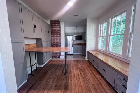 Apartment in Gainesville, Florida 4 bedrooms, 263.84 sq.m. № 1847016 - photo 2