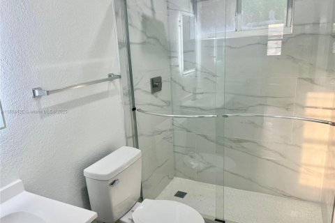 Casa en venta en Lauderhill, Florida, 4 dormitorios, 120.96 m2 № 1926987 - foto 10
