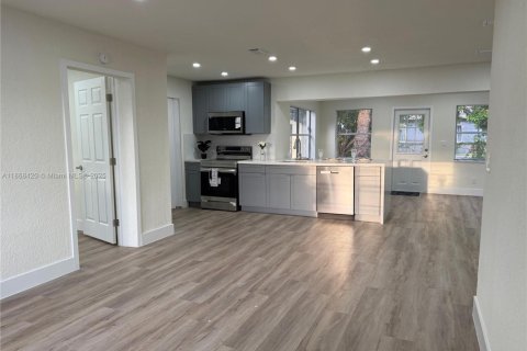 Casa en venta en Lauderhill, Florida, 4 dormitorios, 120.96 m2 № 1926987 - foto 3