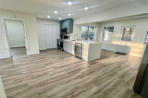 Casa en venta en Lauderhill, Florida, 4 dormitorios, 120.96 m2 № 1926987 - foto 7