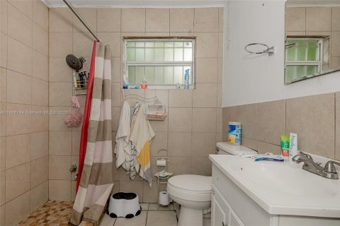 Villa ou maison à vendre à Miami, Floride: 2 chambres, 74.32 m2 № 1955468 - photo 24