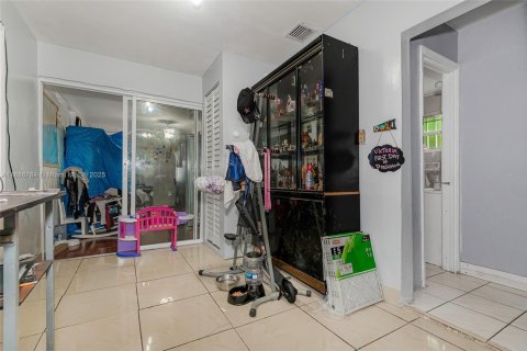 Купить виллу или дом в Майами, Флорида 2 спальни, 74.32м2, № 1955468 - фото 13