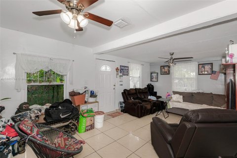 Купить виллу или дом в Майами, Флорида 2 спальни, 74.32м2, № 1955468 - фото 12