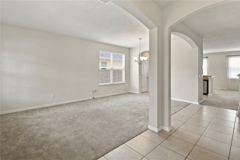 House in Orlando, Florida 4 bedrooms, 265.24 sq.m. № 2393615 - photo 5