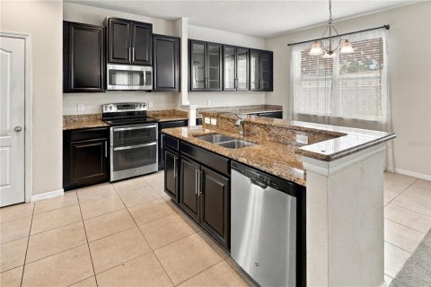 House in Orlando, Florida 4 bedrooms, 265.24 sq.m. № 2393615 - photo 18