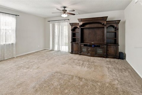House in Orlando, Florida 4 bedrooms, 265.24 sq.m. № 2393615 - photo 13