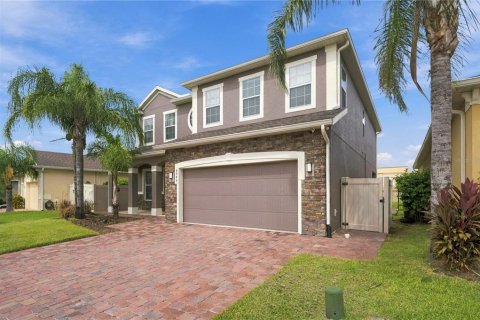House in Orlando, Florida 4 bedrooms, 265.24 sq.m. № 2393615 - photo 4
