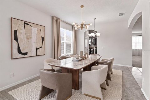House in Orlando, Florida 4 bedrooms, 265.24 sq.m. № 2393615 - photo 6