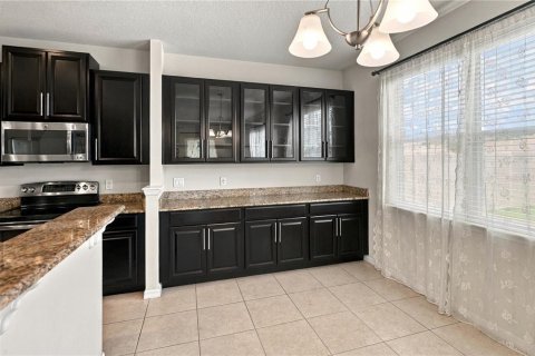 House in Orlando, Florida 4 bedrooms, 265.24 sq.m. № 2393615 - photo 19