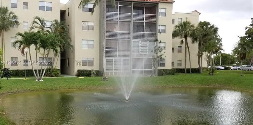 Condo in North Lauderdale, Florida, 1 bedroom  № 2058656