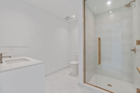 Condo in Miami, Florida, 4 bedrooms  № 1864603 - photo 18