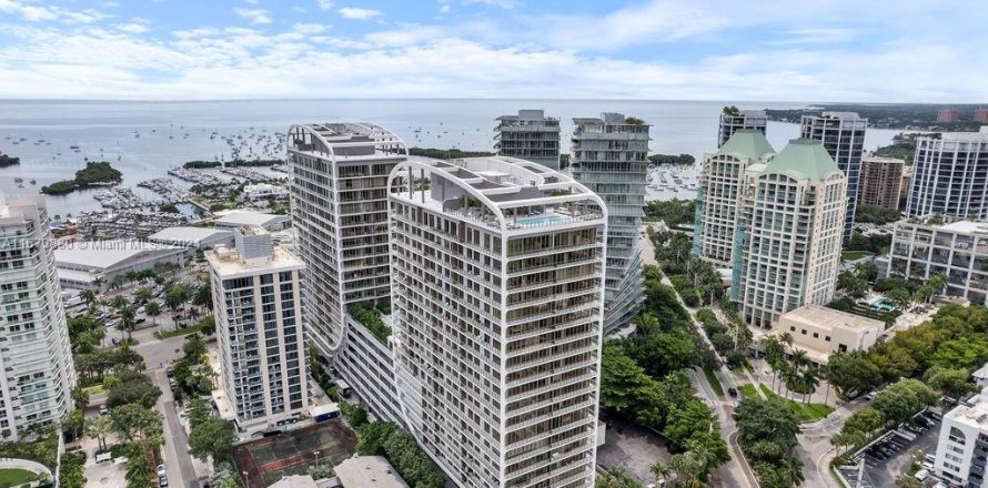 Condo in Miami, Florida, 4 bedrooms  № 1864603