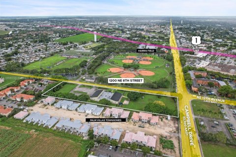 Propiedad comercial en venta en Homestead, Florida № 1981518 - foto 2