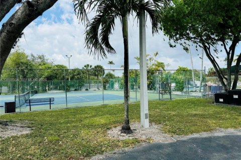 Touwnhouse à louer à Miami, Floride: 3 chambres, 128.02 m2 № 2065624 - photo 4