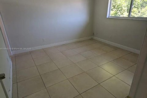 Apartamento en alquiler en Hollywood, Florida, 2 dormitorios, 101.45 m2 № 1951773 - foto 12