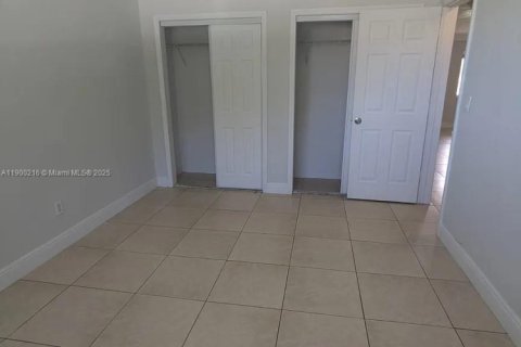 Apartamento en alquiler en Hollywood, Florida, 2 dormitorios, 101.45 m2 № 1951773 - foto 10