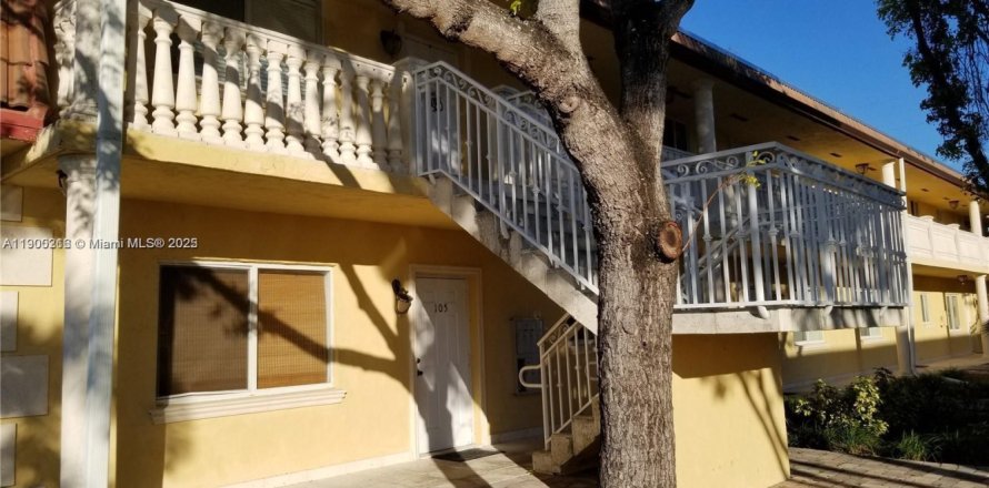 Apartamento en Hollywood, Florida 2 dormitorios, 101.45 m2 № 1951773